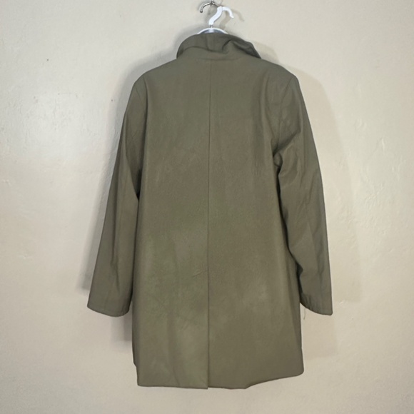 Identify Rubberized Peacoat Size 10 Gently worn 100% polyester raincoat fabric - Picture 3 of 4